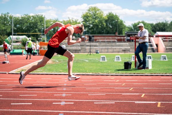 Torben Lillie (VfL Lingen) ueber 100m am 02.07.2022 waehrend den NLV+BLV Leichtathletik-Landesmeisterschaften im Jahnstadion in Goettingen (Tag 1)